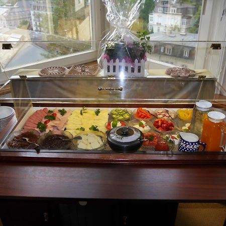 Hotel Tanneck บาเดน-บาเดน ภายนอก รูปภาพ