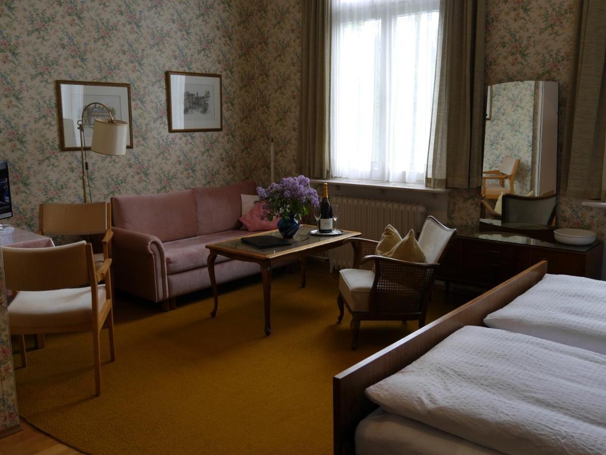 Hotel Tanneck บาเดน-บาเดน ภายนอก รูปภาพ